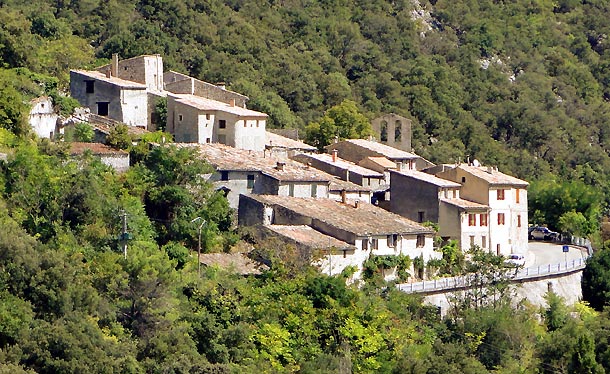 village of saint leger du ventoux